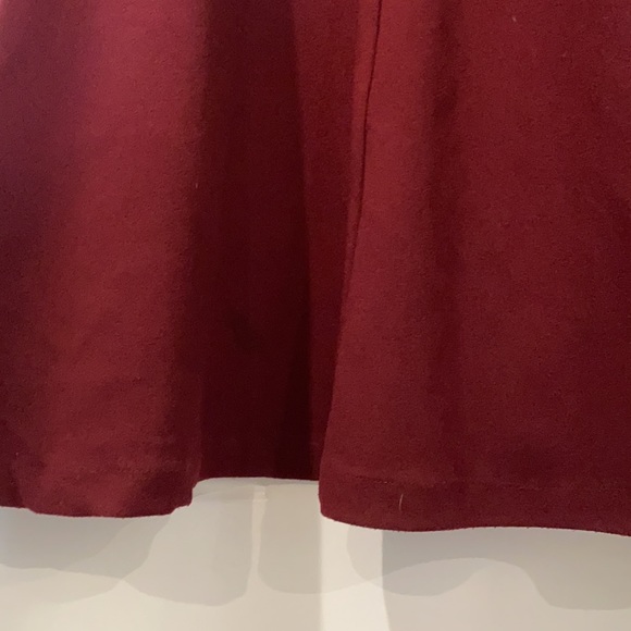 Burgundy evening gown - Picture 4 of 4